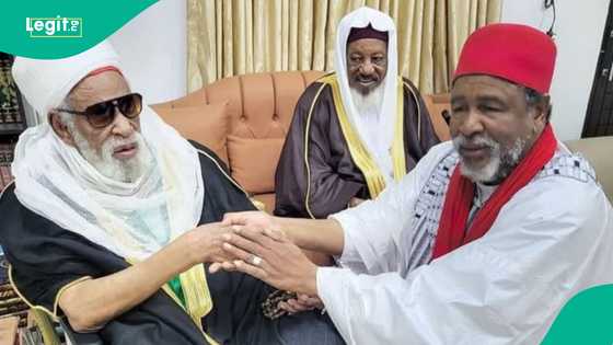 Sheikh Sharif Saleh zai yi wa marigayi Dahiru Usman Bauchi sallar jana'iza