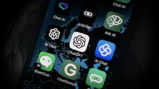 Poll finds public turning to AI bots for news updates