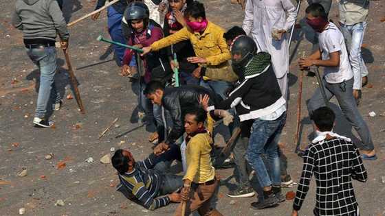 An kona Masallaci, an kashe 20, an jikkata 200 yayinda rikici ya barke tsakanin Musulmai da yan Hindu a Indiya