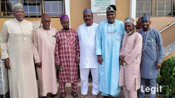 LAUTECH hijab saga: Professor Lawal finally apologises as Muslim community intervenes
