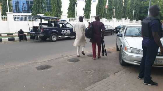 Oshiomhole: 'Yan sanda sun mamaye sakatariyar APC da ke Abuja (Hotuna)