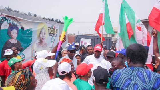 2023 elections: Thugs attack Lagos PDP guber candidate, hold him hostage in video