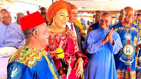 Gwamna ya gwangwaje Mbaka da N30m, doya 200 da buhun shinkafa 100 don ya daina sukar Buhari