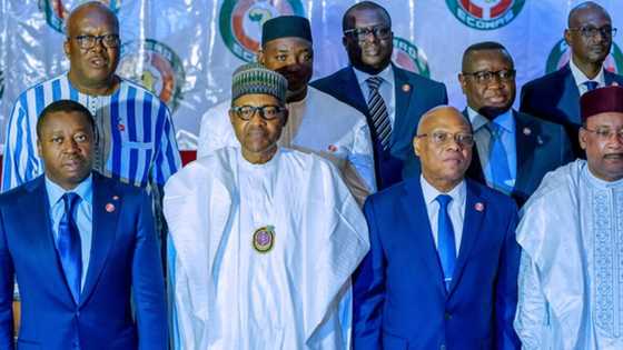 Shugabannin Afrika 44, kasashensu da jerin shekarun kowane daga cikinsu