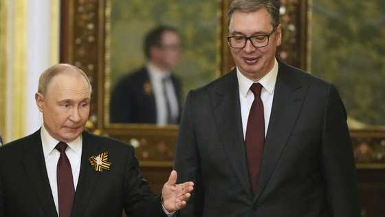 Serbia's Vucic seeks low-price gas in Putin meeting
