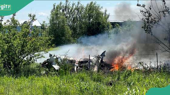 Twelve killed in plane crash near Missouri airport