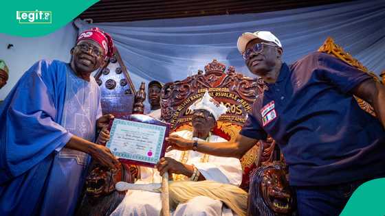 Shugaba Tinubu ya garzawa fadar babban sarki a Najeriya, an masa addu'o'i