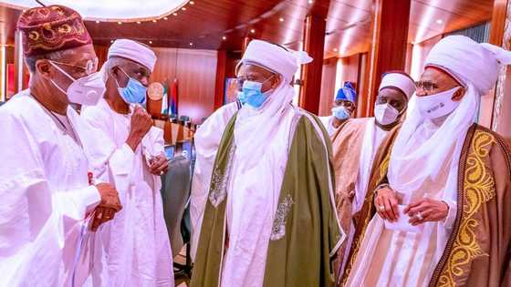 Hotuna: Buhari yana ganawar sirri da Sarkin Musulmi da sauran mambobin NSCIA
