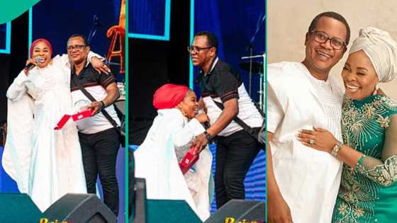 Husband of the year: Tope Alabi presents award to supportive hubby on stage in sweet video