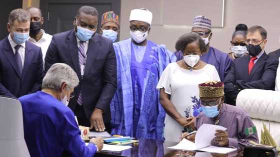 FG signs $1.959bn contracts for rail line from Kano to Niger Republic (photos)