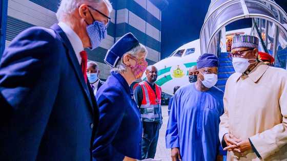 Da duminsa: Shugaba Buhari ya dira Landan, inda zai kwashe makonni biyu