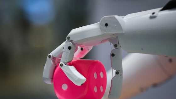 Facing US tariffs, Canadians hunt for business in Europe