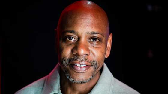 Qui est Dave Chappelle, humoriste admiré et parfois controversé ?