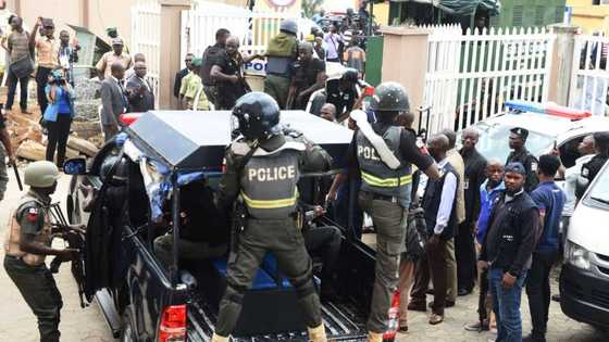 Breaking: Pandemonium in southeast as gunmen bomb police headquarters, free detainees