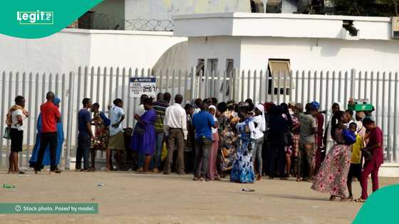 Nigerian banks alert customers, announce closure of all branches