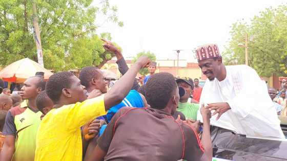 Tsohon Hadiman Buhari da ke takara a Kano ya fice, ‘yan daba sun cika wajen zaben APC