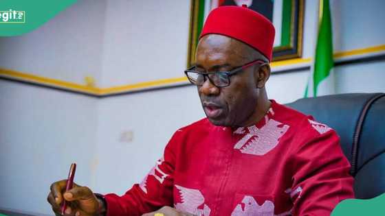 Yayin da ake wahalar man fetur, Gwamna zai rufe gidajen mai da ke kara farashi