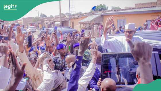 Dandazon jama'a sun tarbi Buhari da ya fito zabe na farko bayan gama mulki