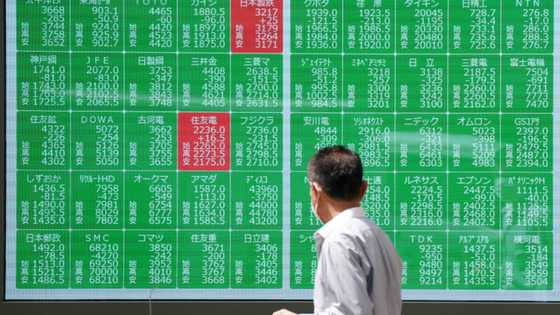 Asian stocks rebound from rout as Fed faces calls to cut rates early