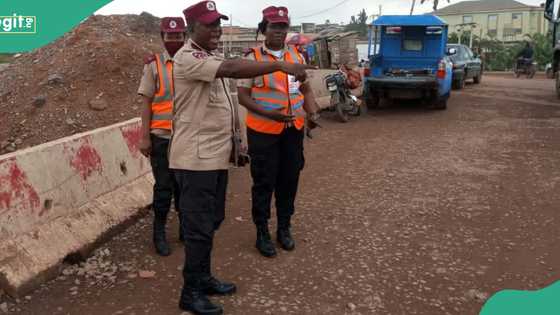 Wani mutumi sanye da kayan 'yan sanda ya saita bindiga, ya harbe jami'in FRSC