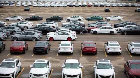 GM profits top estimates, but automaker reviewing outlook due to tariffs