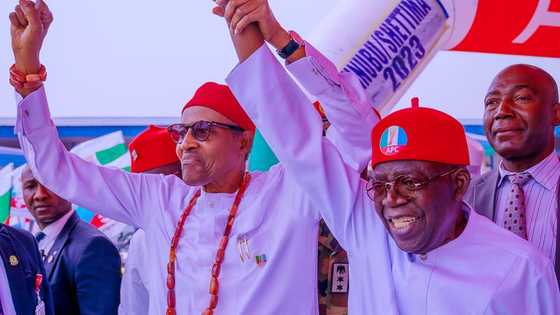Hannunka mai sanda: Saura kwana 6 zabe, Buhari ya fadi dan takarar da ya kamata a zaba