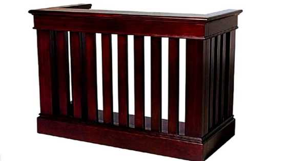 An Maka Wata Tela A Gaban Kuliya Saboda Zargin Sayar Da Leshin Da Kwastoma Ta Kawo Mata Ɗinki