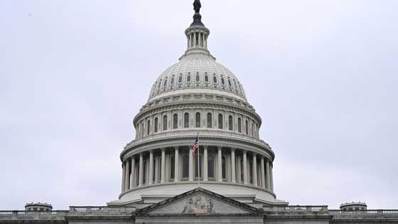 Asian markets mixed as trade deal cut-off looms