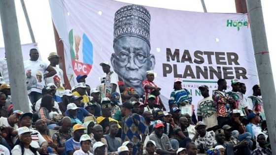 Trouble for Atiku as Saraki's ex-aides, other top PDP chieftains defect to APC in northern state