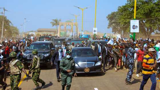 Buhari ba zai iya tafiyar mota babu shiri ba, Fadar shugaban kasa ta yi wa PDP martani kan ziyarar Zamfara