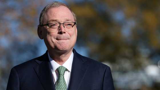 Asian stocks extend global rally as data boost rate cut hopes