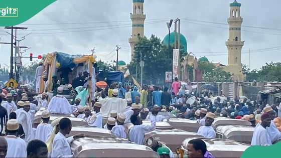 Mammoth crowd paints Kano white as Muslims celebrate Takutaha