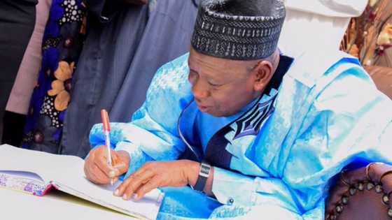 Sunaye: Ganduje ya kori jami'ai 4 na gwamnatinsa kan damfarar filaye da bada takardun jabu