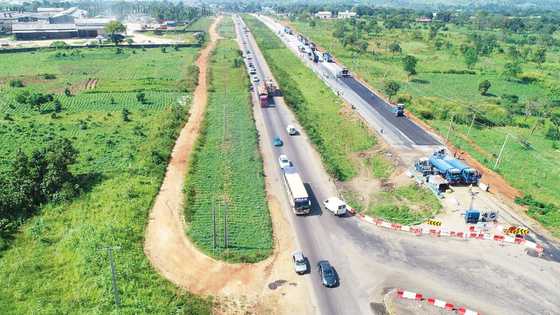 Ba za mu huta ba sai mun kammala titin Abuja-Kaduna-Kano a 2023 – Ministan Buhari