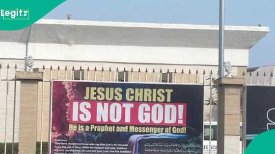 "Yesu ba Allah ba ne," Wata bana da aka liƙa a babban Masallaci ta tayar da ƙura