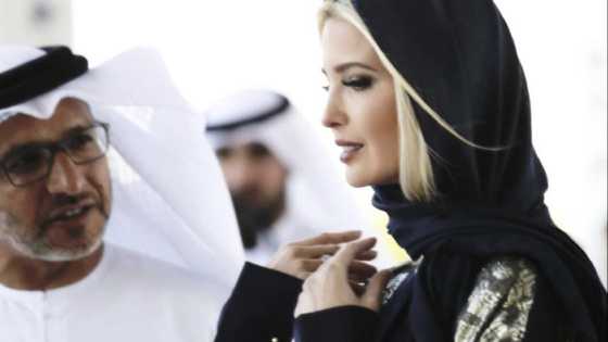 Masoyan Trump sun zazzagi 'yarshi da ta sanya Hijabi lokacin da ta kai ziyara Masallaci