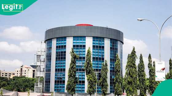 Angry workers hold Heavy Protest in Women Affairs ministry, video goes viral