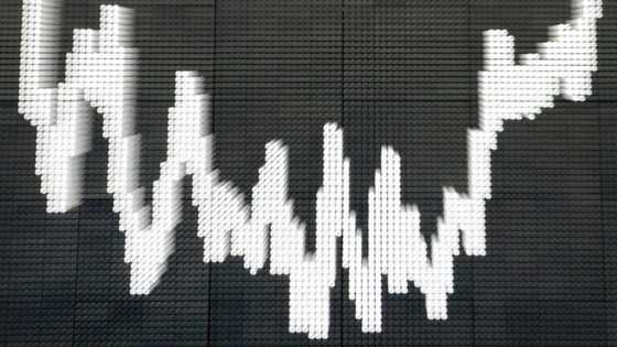 Asian markets struggle as US data dents Fed rate cut optimism