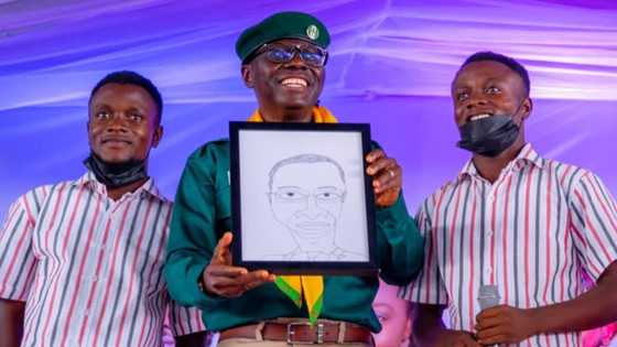 Sanwo-Olu finally meets man behind funny drawing of him, says he will pay to appreciate his work