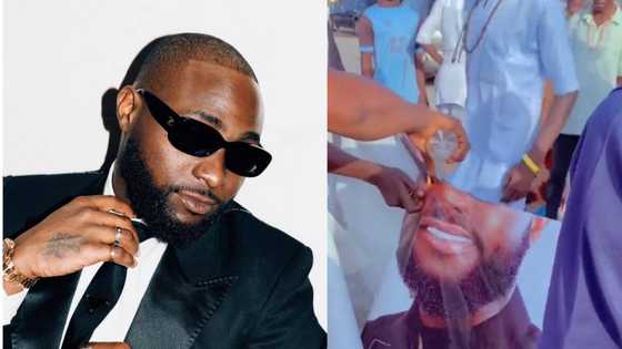 Bidiyon Matasa Na Kona Hoton Mawaki Davido a Maiduguri Ya Bayyana, Sun Nemi Ya Yi Abu 1 Rak