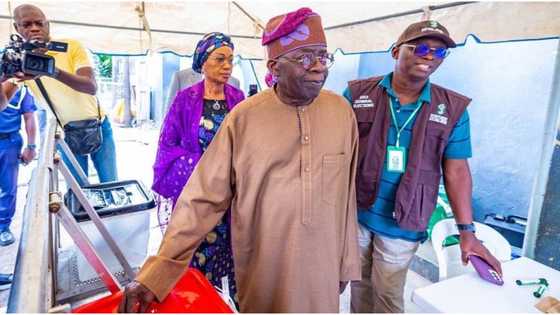 BREAKING: Massive jubilation as Tinubu’s wife wins polling unit for Sanwo-Olu