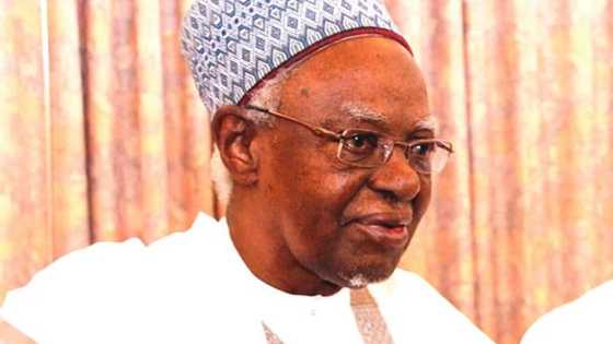 Busa taba sigari: Yadda Shagari ke mutunta ofishin shugaban kasa a lokacinsa