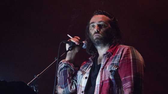 Biographie de Saez: tout sur le chanteur de Jeune et con !
