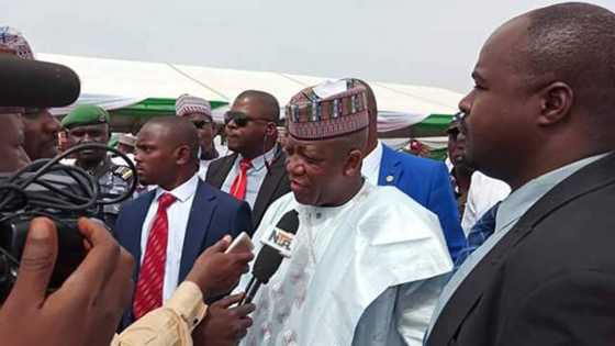 Shugabancin APC: Tsohon gwamnan Zamfara ya yi fatali da tsarin yanki, ya lale miliyan N20m na Fom