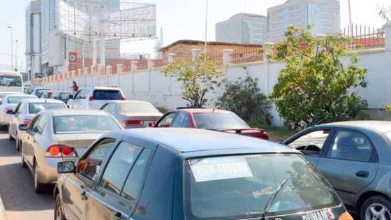 Abuja: Rashin man fetur ya tsananta, jerin gwanon motoci ya dawo a gidajen mayuka