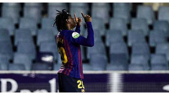 Top Nigerian striker completes dream move to Barcelona, signs 2-year deal