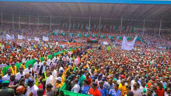 ‘Ya ‘yan jam’iyya sun tarwatse bayan tagwayen bama-bamai sun tashi a ofishin PDP