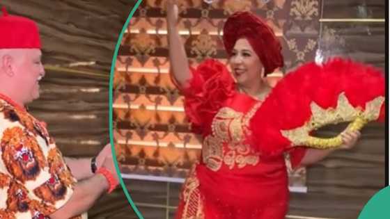 Inter-tribal parents pose for stunning photo at their children’s marriage ceremony