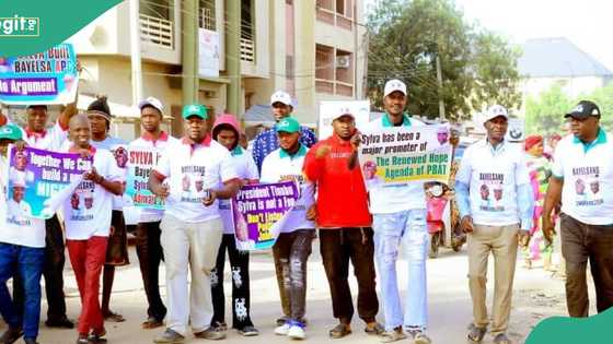 Bayelsa youth hit streets of Yenagoa in support of embattled former governor Sylva