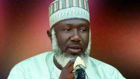 Sheikh Guruntum ya yi wa'azi ga maza masu bin shafukan matan da ke raye-raye da nuna tsiraici